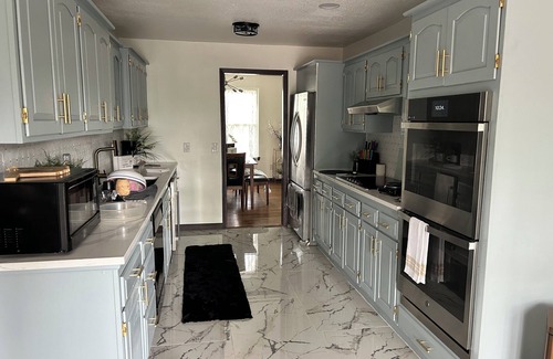 South Tulsa House | Tulsa’s Best Stay – 5BR Fully Remodeled Gem!