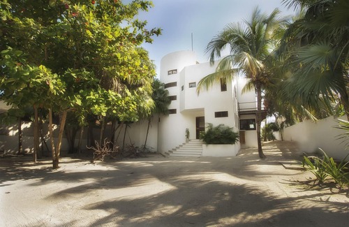 Zona Hotelera Villa | Tulum Beachfront Private Villa In the Heart of South Tulum Beach!