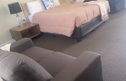 Tumbarumba Hotel | Tumbarumba Motel & Elms Restaurant