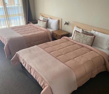 Tumbarumba Hotel | Tumbarumba Motel & Elms Restaurant