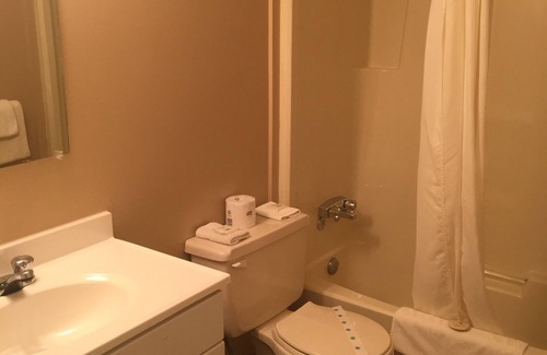 Tumbler Ridge Hotel | Tumbler Ridge Inn