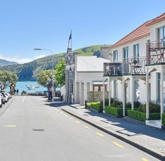Akaroa Apartment | Tumeke Akaroa - Apartment - Christchurch Holiday Homes