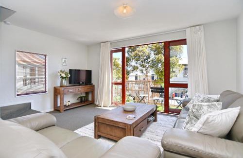 Akaroa Apartment | Tumeke Akaroa - Apartment - Christchurch Holiday Homes