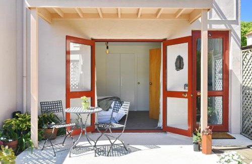 Akaroa Apartment | Tumeke Akaroa - Apartment - Christchurch Holiday Homes