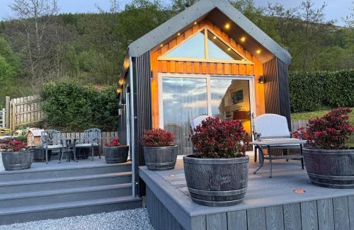 West Laroch Apartment | Tumpseys Hideaway with Hot Tub, Glencoe Ballachulish Highlands Near Fort William