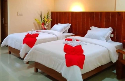 Kota Gunungsitoli Hotel | Tundreheni Hill Hotel and Restaurant