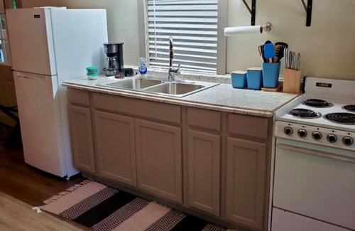 Elkins Cabin | Tunnel Mountain Getaways- Cozy Retreat with Scenic Views!