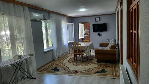 Tuntul House | Tuntul Guest House