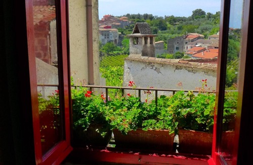 Sessa Aurunca House | Tuoro: Mansion - Tuoro di Sessa Aurunca - Apartment in Farmhouse