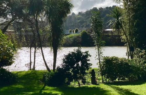 Whanganui Apartment | Tuparipari Riverbank Retreat