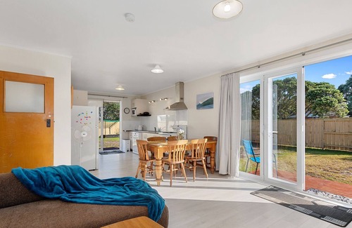 Ruakaka House | Turf n Surf - Ruakaka Holiday Home
