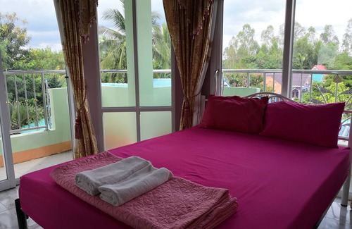 Phon Charoen Hotel | Turfan Hotel and Tigger Park