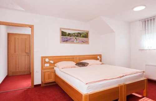 Skofja Loka Bed & Breakfast | Turistična kmetija Pri Marku