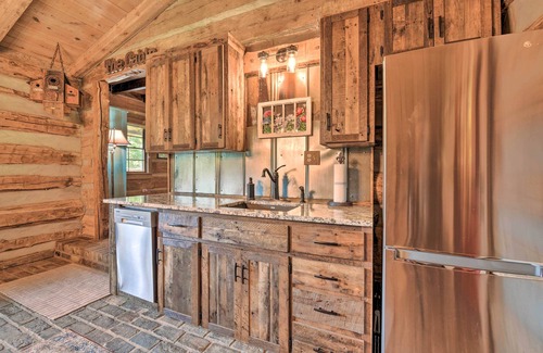 Clyde Cabin | 'Turkey Hollow Cabin' w/Stunning Open Views!