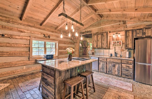 Clyde Cabin | 'Turkey Hollow Cabin' w/Stunning Open Views!
