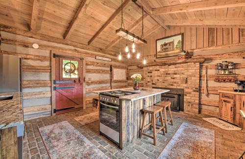 Clyde Cabin | 'Turkey Hollow Cabin' w/Stunning Open Views!