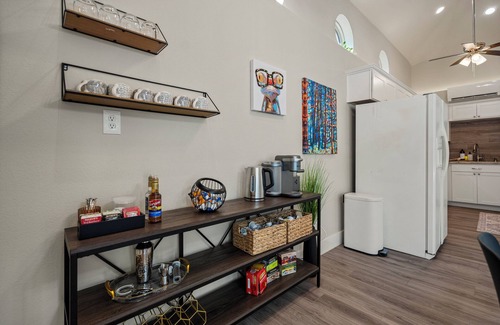 Tulsa House | Turkey Mountain Bungalow - Walk to the Trails