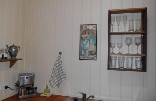 Mount Glorious Apartment | Turkey's Nest - Macadamia Rainforest Suite