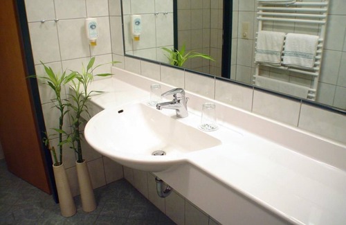 Gols Bed & Breakfast | Turm Zimmer - Landhotel Birkenhof