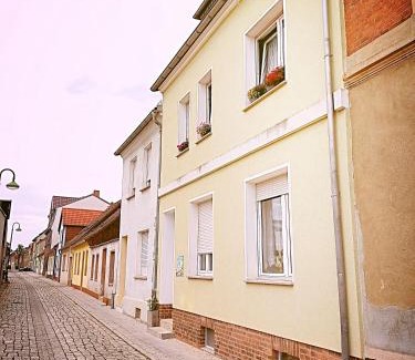 Coswig Apartment | Turmblick-Gaestequartier-Coswig-Hier-erwartet-Sie-individueller-Service-im-Herzen-der-Altstadt