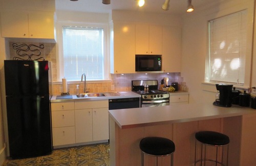Governor's Walk House | Turn-key Furnished Mid-Town Pool House/Cabana