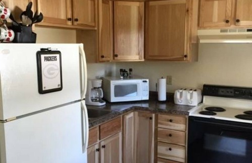 Green Bay House | Turn your rental experience from good to great by staying at the Lodge!