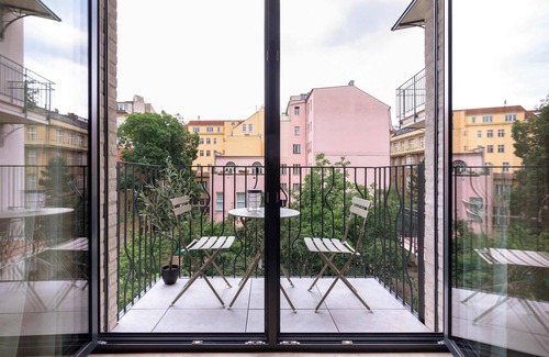 Nove Mesto Apartment | TurnKey | Henry's Tower Apartment V-2