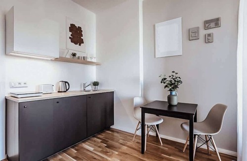Zizkov Apartment | TurnKey | King George Studio I