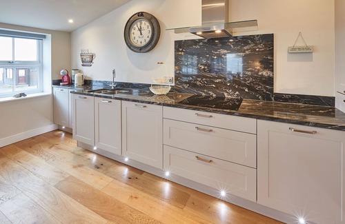 Sandsend Cottage | Turnstone Cottage, Stunning Sea Views,Dog Friendly