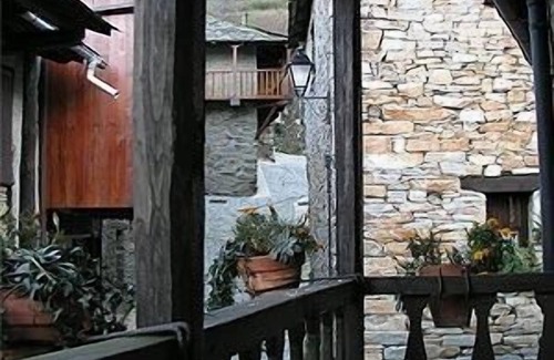 Montes de Valdueza Cottage | Turpesa House for 3 people
