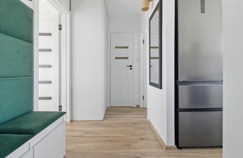 Ursus Apartment | Turquoise by Solarento