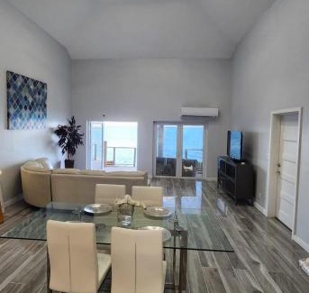 Calvin Hill Villa | Turquoise Escape new waterfront
