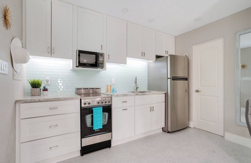 Whitney Beach Condo | Turquoise Gem 1st Floor no stairs Longboat Key FL
