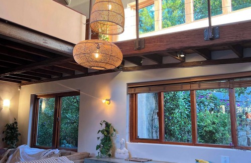 Noordhoek House | Turquoise Hideaway, a tranquil 3-bedroom home, with WiFi, in Noordhoek Cape Town