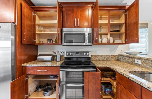 Isle of Palms House | Turquoise Oasis I Family & Dog Friendly I Saltwater Pool I Firepits