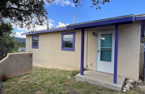 Sandia Knolls Cottage | Turquoise Trail mountain gem