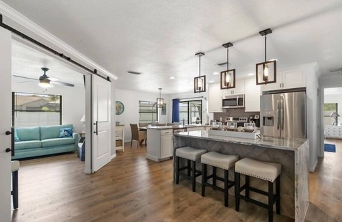 Englewood East House | Turquoise Turtle - 10155 Edmonton