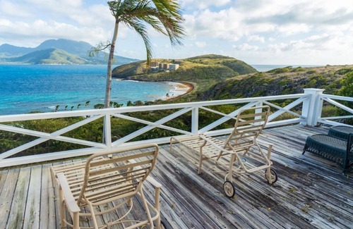 Frigate Bay House | Turtle beach White House(3)luxury romantic cottage