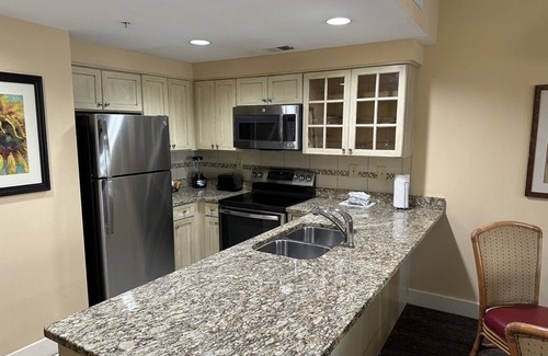 Northeast Virginia Beach Condo | Turtle Cay Resort - Spacious 2BR/2BA w/Great Pools