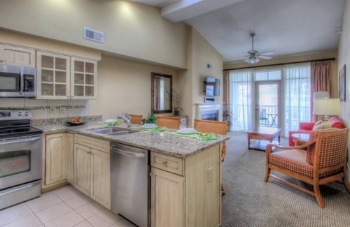 Northeast Virginia Beach Condo | Turtle Cay Resort - Spacious 2BR/2BA w/Great Pools