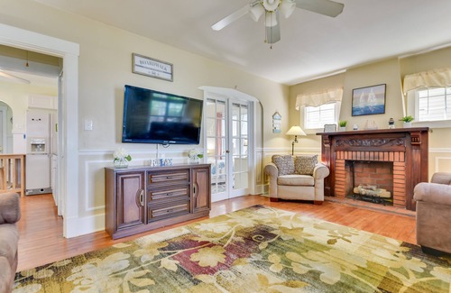 Lake View House | ‘Turtle Cove Bay Beach House’ ~ 13 Mi to Buffalo!