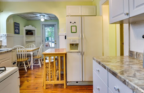 Lake View House | ‘Turtle Cove Bay Beach House’ ~ 13 Mi to Buffalo!