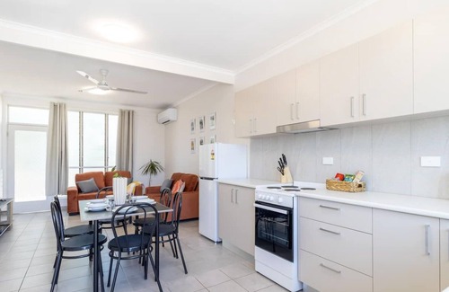Rapid Creek Apartment | Turtle Place | 2 bed apt | Walk to foreshore