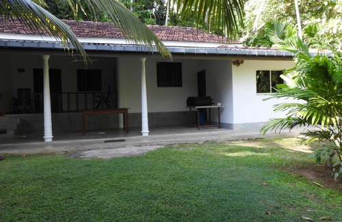 Matara Villa | Turtle Surf Whale Watching