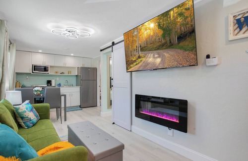Whitney Beach Condo | Turtle Walk - Walk to Gorgeous Beach! WALK to 12 different Restaurants!
