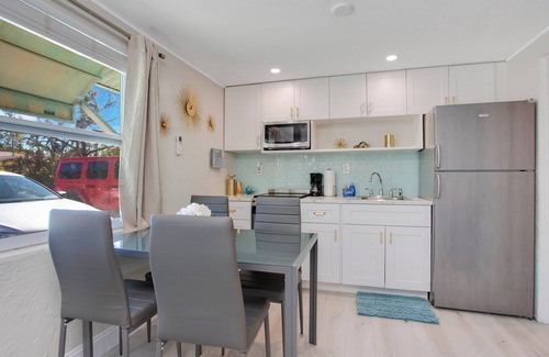 Whitney Beach Condo | Turtle Walk - Walk to Gorgeous Beach! WALK to 12 different Restaurants!