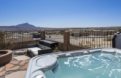 Elephant Butte Villa | TURTLEBACK OASIS! Mins to Lake, Hot Springs & Golf