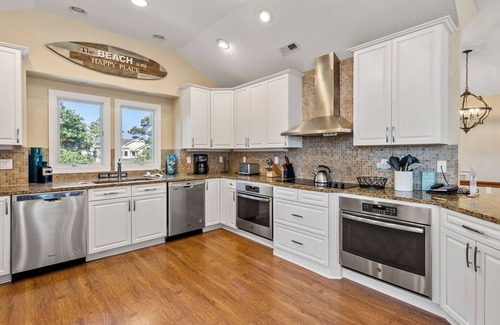 Corolla Light House | Turtles Nest: Private Pool, Spa, Corolla Light