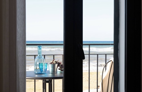 Castel Di Tusa House | Tusa Bay. Enjoy the sun and sea at 1BR House a few Steps Away From the Beach