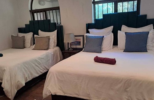 Kraaifontein Hotel | Tuscan Bliss Guest House